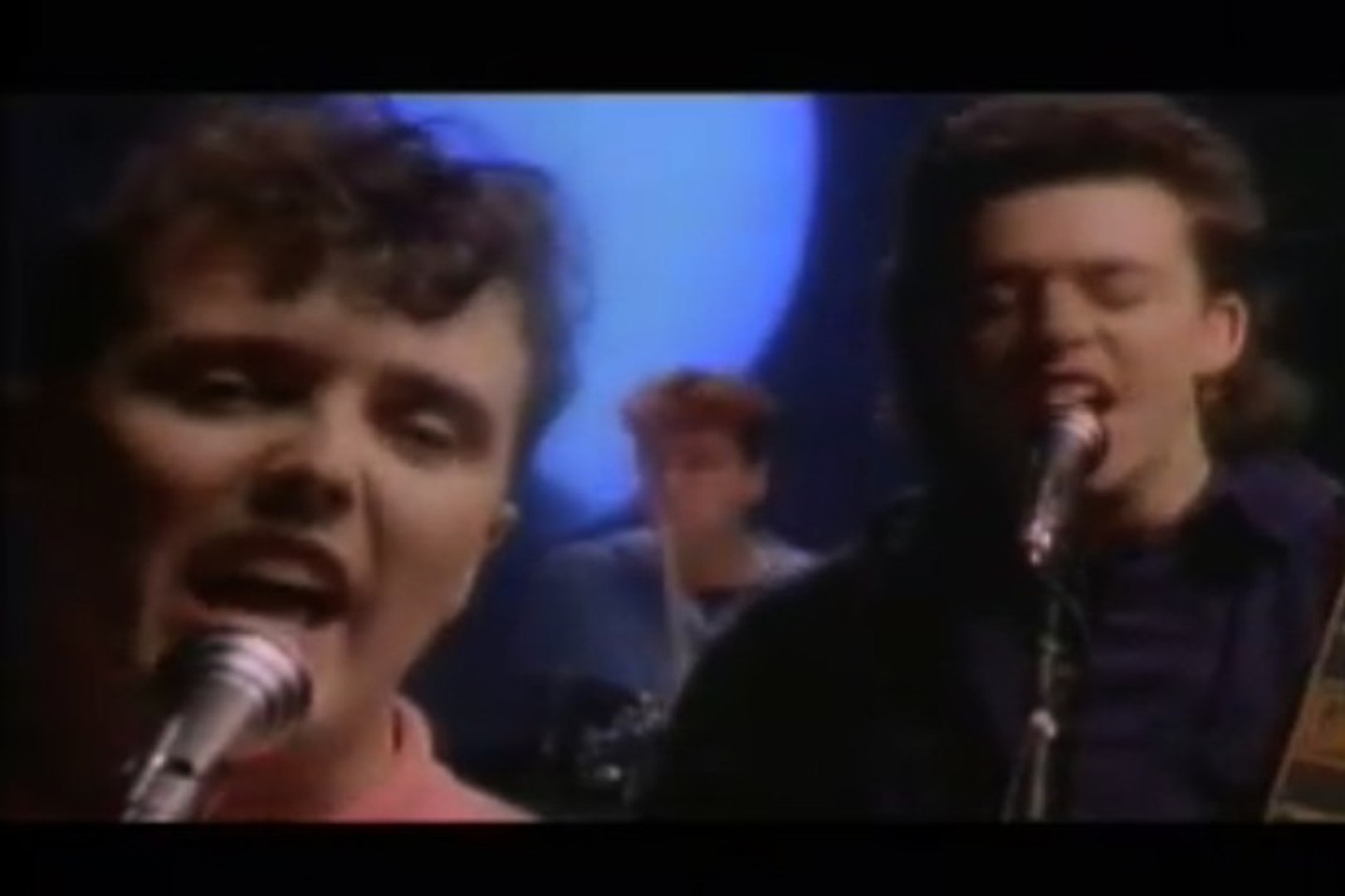 Tears For Fears - Everybody Wants To Rule The World (Official Music Video)  