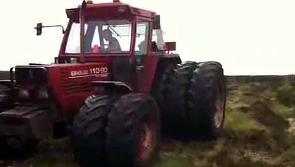 Devasa New Holland Tarlanın Anasını Ağlatıyor