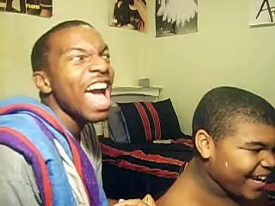 Justin bit my finger - again ! (Charlie Bit My Finger- again! Spoof) - @Africanoboi