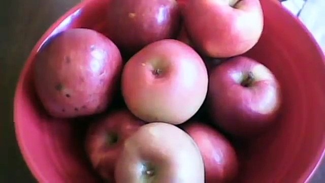 Candy Apples, Made with Sugar and Kool Aid (Candy Apples with all kinds of flavors)Easy Recipe