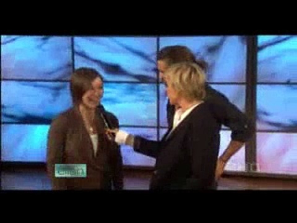 ELLEN DUNK TANK colin farrell DUNKED justen A HOT GIRL