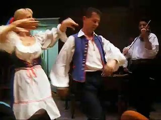 Slavic folk dance and music in Prague (1)