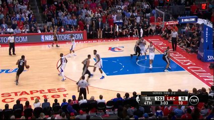 L'énorme shoot au buzzer Boris Diaw