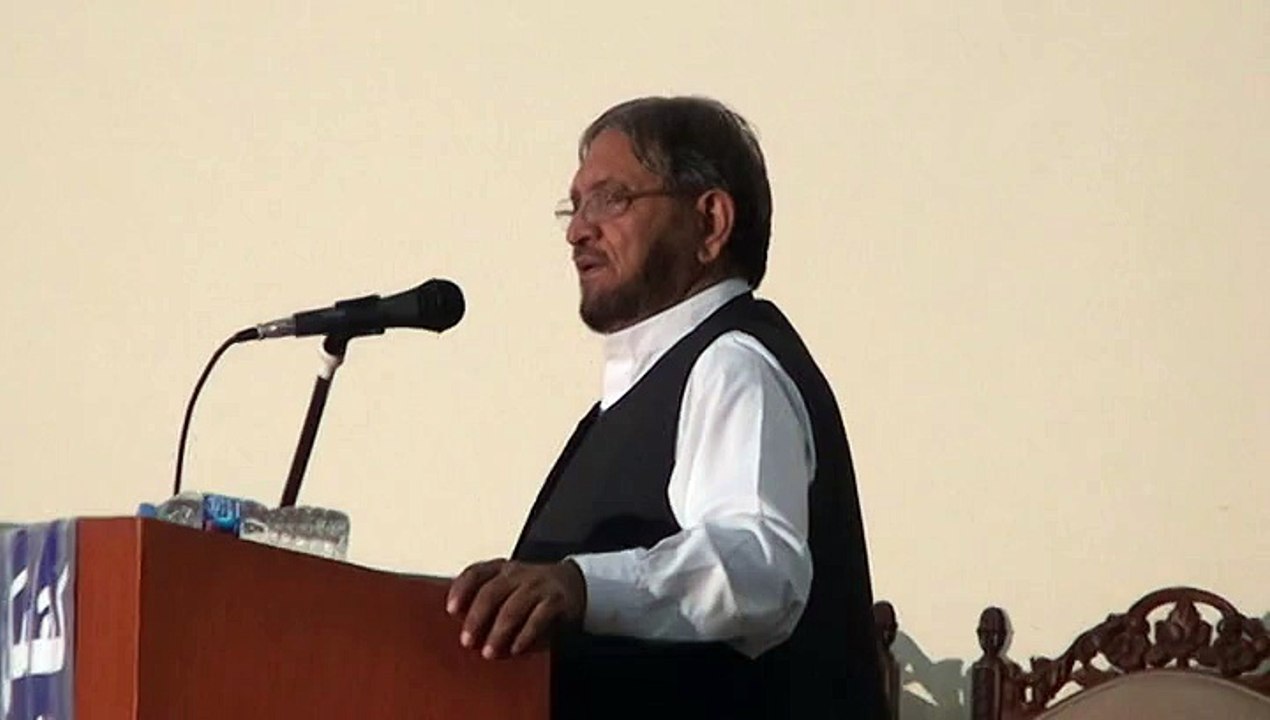 Farid Ahmad Piracha Addressing the MMS Prize Distribution ceremony