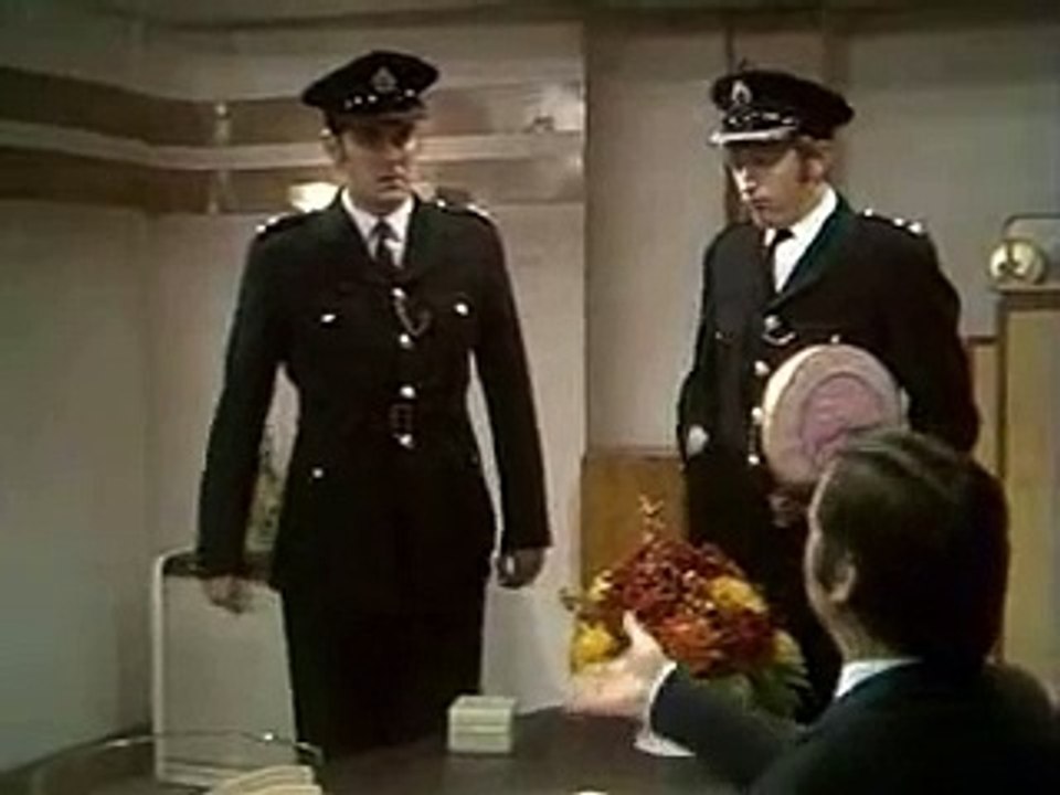 Monty Python - Crunchy Frog