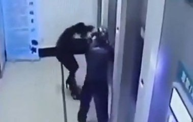 Bankatikten Para Çeken Kadın Saldırıya Uğradı