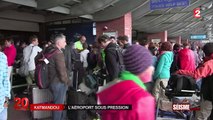 Katmandou : l'aéroport pris d'assaut par les étrangers