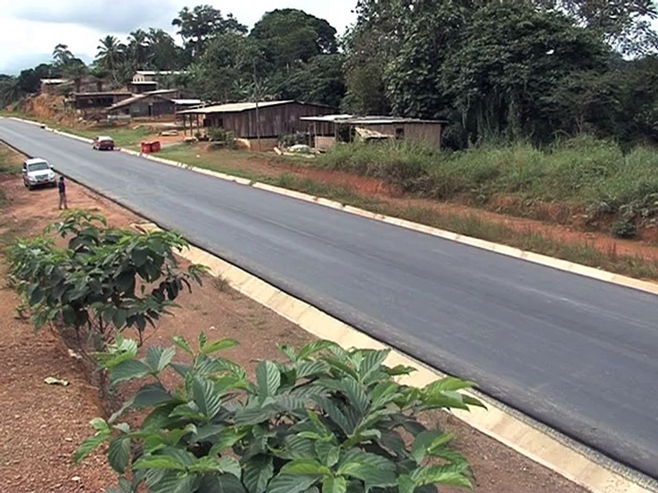 Visite par le Président du chantier de la route PK5 - PK12 - Partie 2/2