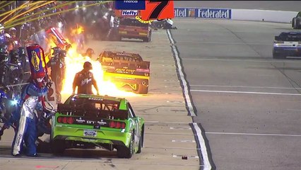 Un stand de ravitaillement prend feu en pleine course de Nascar