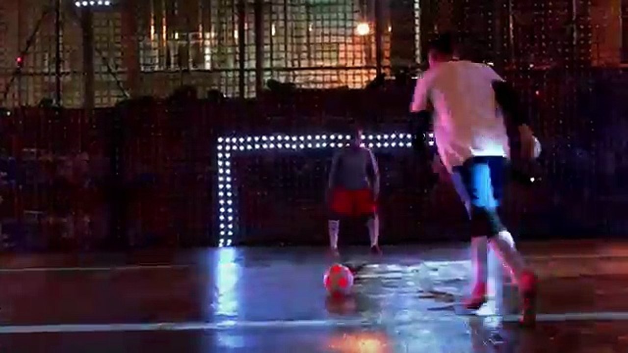 AMV BBDO pour Pepsi Max - «Genius» - avril 2015 - Night football