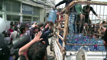 Colère au Népal après le séisme :  la police anti-émeutes intervient