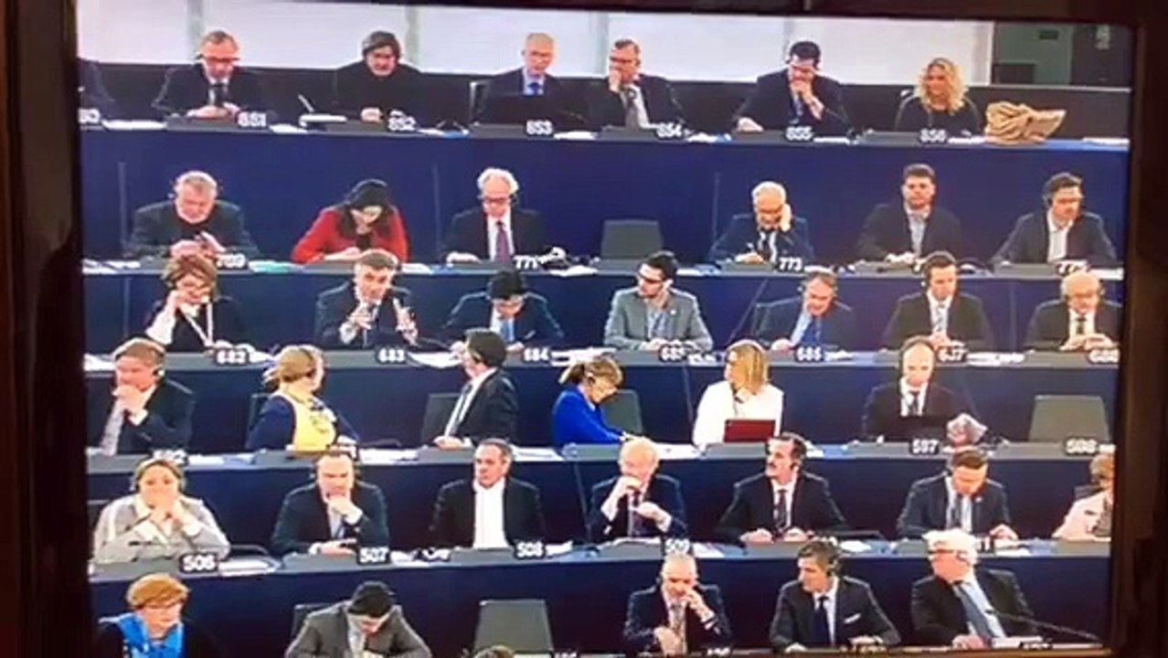 Session plénière vote  Rapport sur l'augmentation du préfinancement de l'initiative pour l'emploi des jeunes_29042015