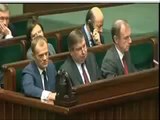Skandal: niebywałe chamstwo Niesiołowskiego (Platforma Obywatelska) w trakcie debaty sejmowej