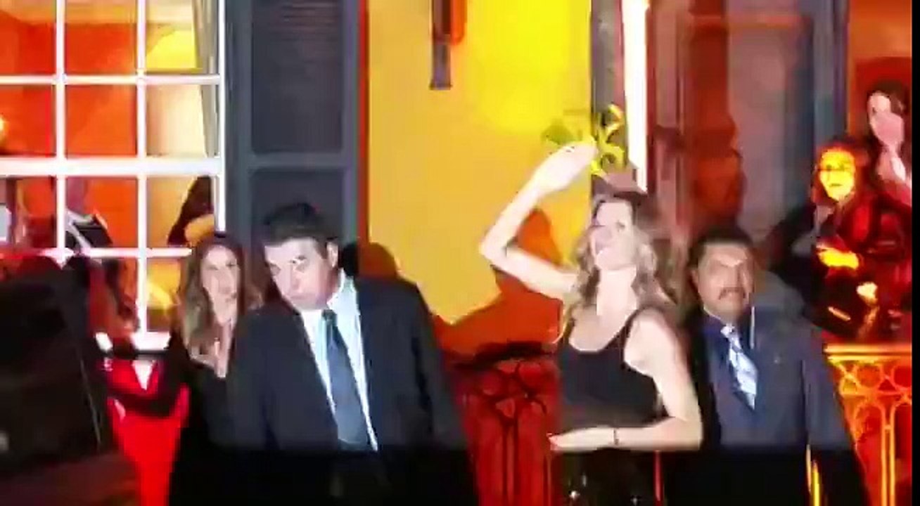 Gisele Bündchen deixa festa em São Paulo