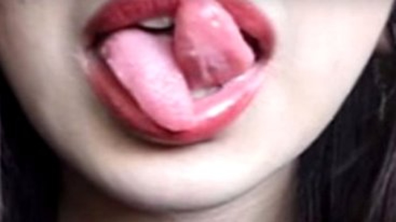 Yılan Dilli Kızın Videosu Viral Oldu