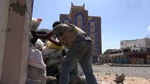 مقتل 64 شخصا في اليمن والتصعيد الكلامي مستمر بين طهران والرياض