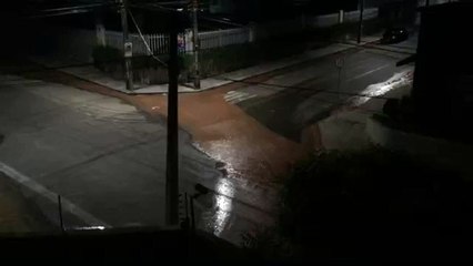 Cano estourado na avenida Senador Virgílio Távora