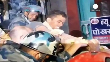 زلزال النيبال: فريق انقاذ فرنسي اخرج احد الاحياء من بين الانقاض