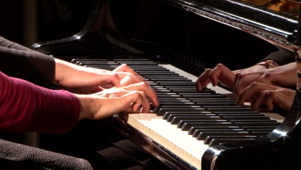 Sonate à quatre mains de Poulenc par Lidija & Sanja Bizjak | le Live du Magazine