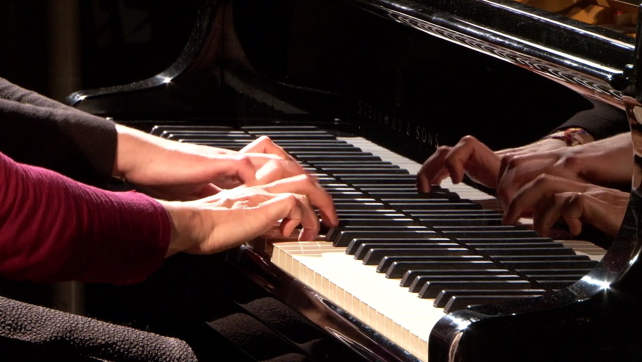 Sonate à quatre mains de Poulenc par Lidija & Sanja Bizjak | le Live du Magazine