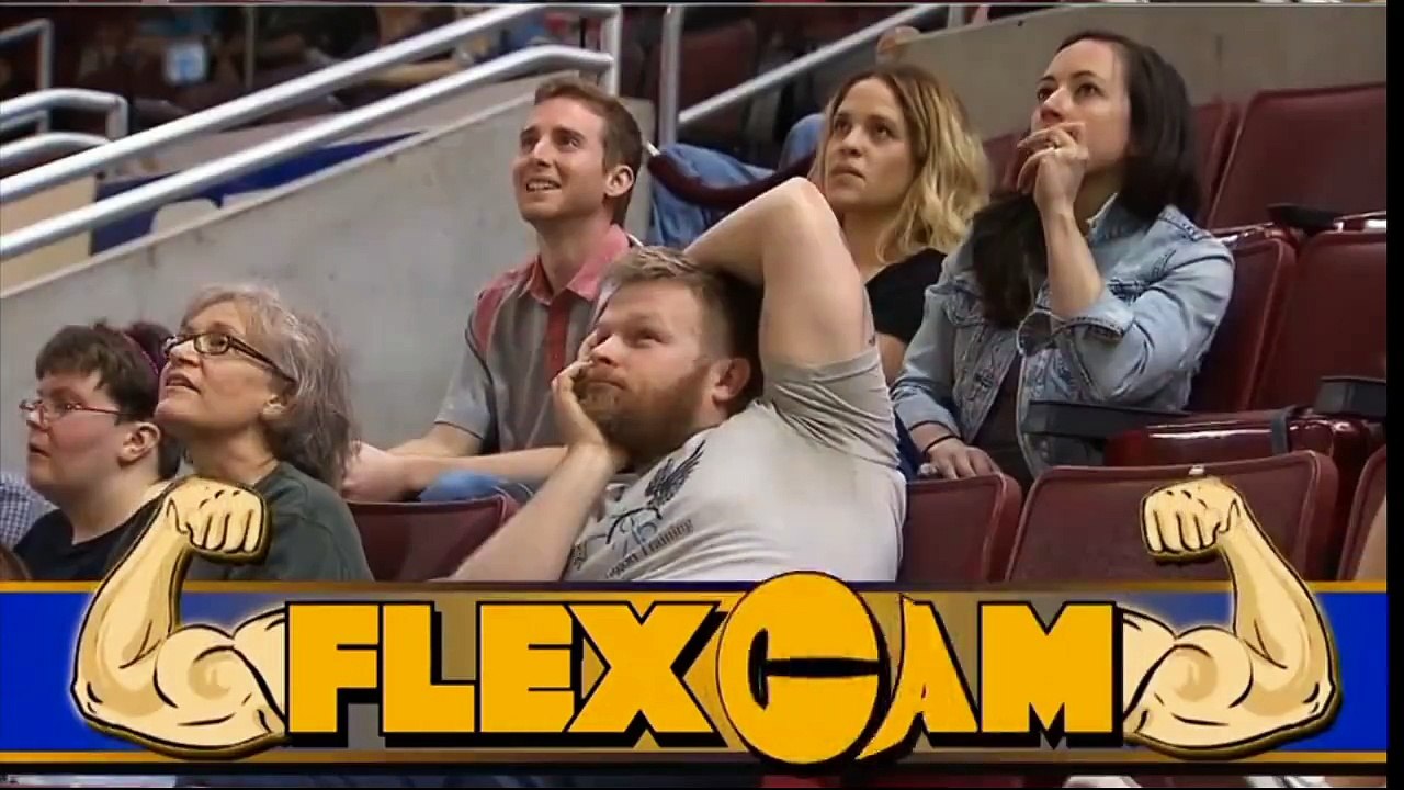 girls shows in public