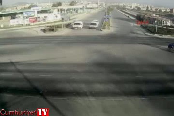 Tarsus'taki kazalar mobese kameralarına yansıdı