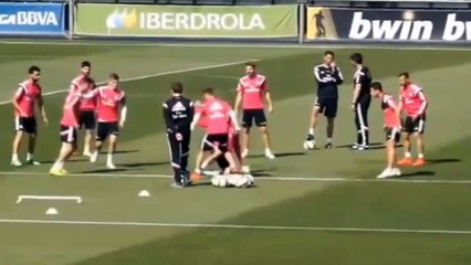 Jesé dedicates jig to Kroos after nutmegging him