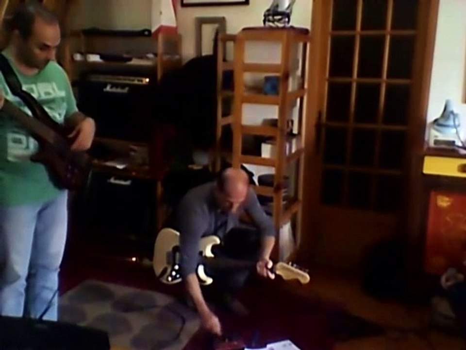 2015 04 29 - Hors jeu - n°24 - repet 1er jet - Tony basse - Mumu chant - Thierry guitare