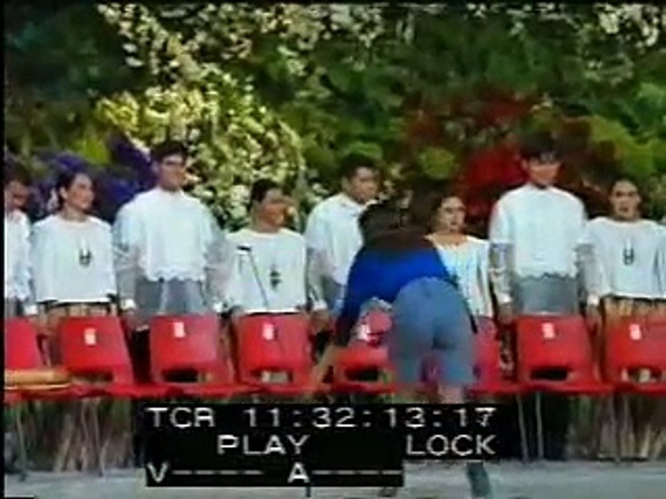UST Singers - PARU-PARONG BUKID