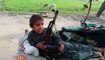 Iss bachay ke awaz check karay, urdu funny, punjabi funny, pakistani funny indian funny videos