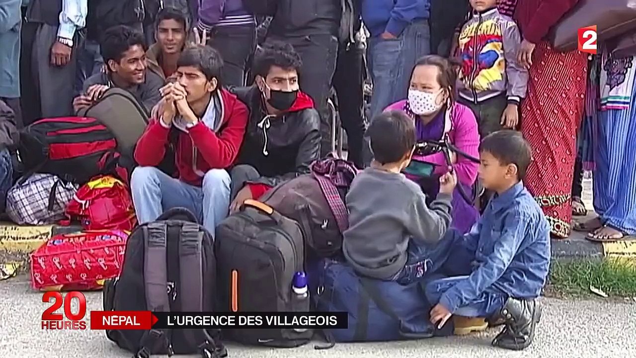 Népal : les faubourgs et villages reculés de la capitale tentent de sauver ce qu'ils peuvent