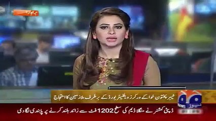 Geo News Headlines 30 April 2015_ Strike of KPK Workers in Front of Imran Khan H