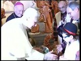 Benedetto XVI. Mosaico dei momenti commoventi e divertenti