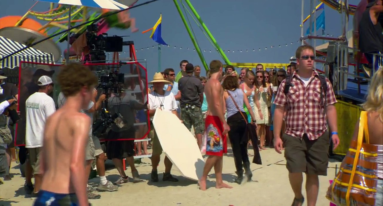 The Last Song - 'Summer Love' Online Featurette