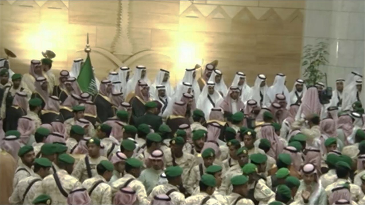 العاهل السعودي يعين وزراء جددا