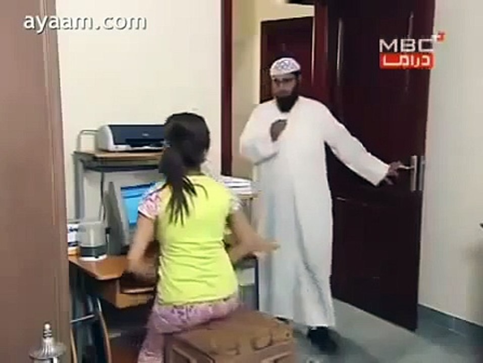 Girl Using Internet At home _ THE Social Express News Live