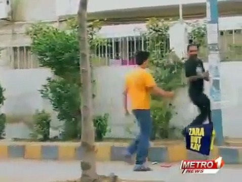 Watch What Happens When A Pakistani Finds 500Rs Note