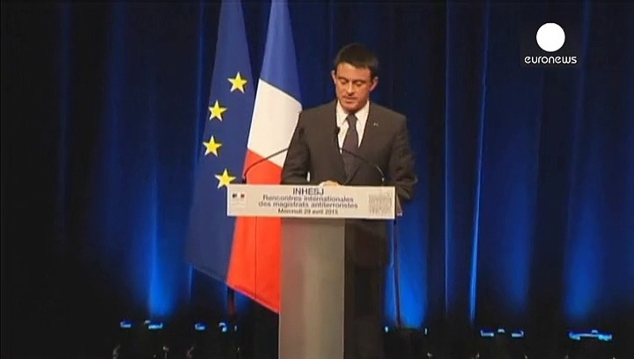 France plans rehabilitation unit for returning jihadists