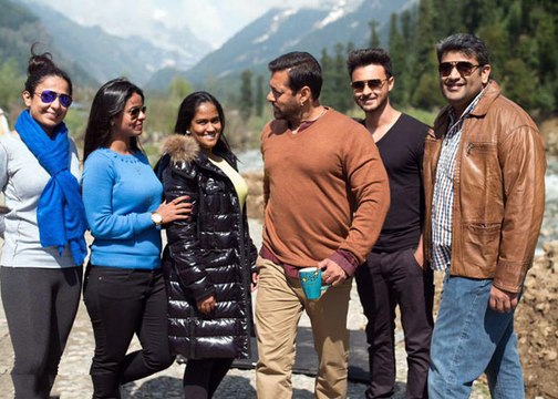 Salman Khan, Arpita Khan, Aayush Sharma In Kashmir