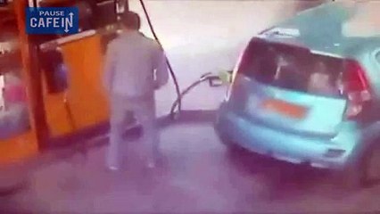 Elle met le feu à la pompe à essence car elle n'a pas été exaucée