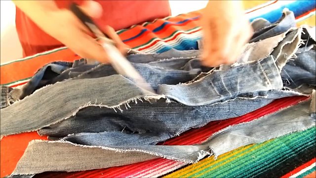 DIY How to make a carpet recycling old jeans - Manualidades: Alfombra reciclada de vaqueros viejos