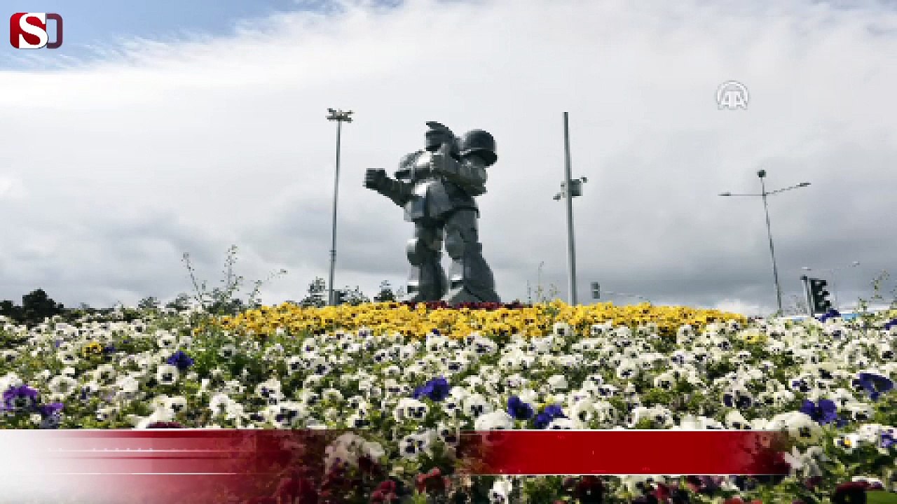 Ankara’da Robot heykelin yerini dinozor aldı
