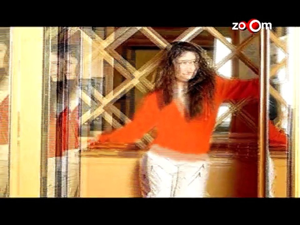 Kareena Kapoor Khan and Shahid Kapoor avoid each other on the sets of the Film 'Udta Punjab' - Bollywood News