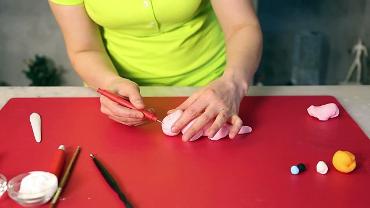 Şeker hamuruyla Dinazor yapıyoruz