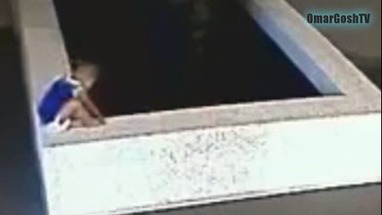 Baby drowning in fountain pool caught on camera