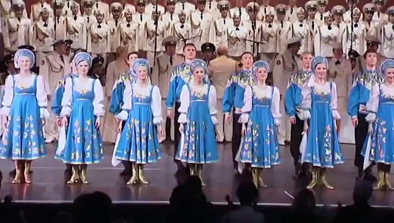 Quand Les Choeurs de l'Armée Rouge Entonnent Le Temps du Muguet (Moscow Nights)