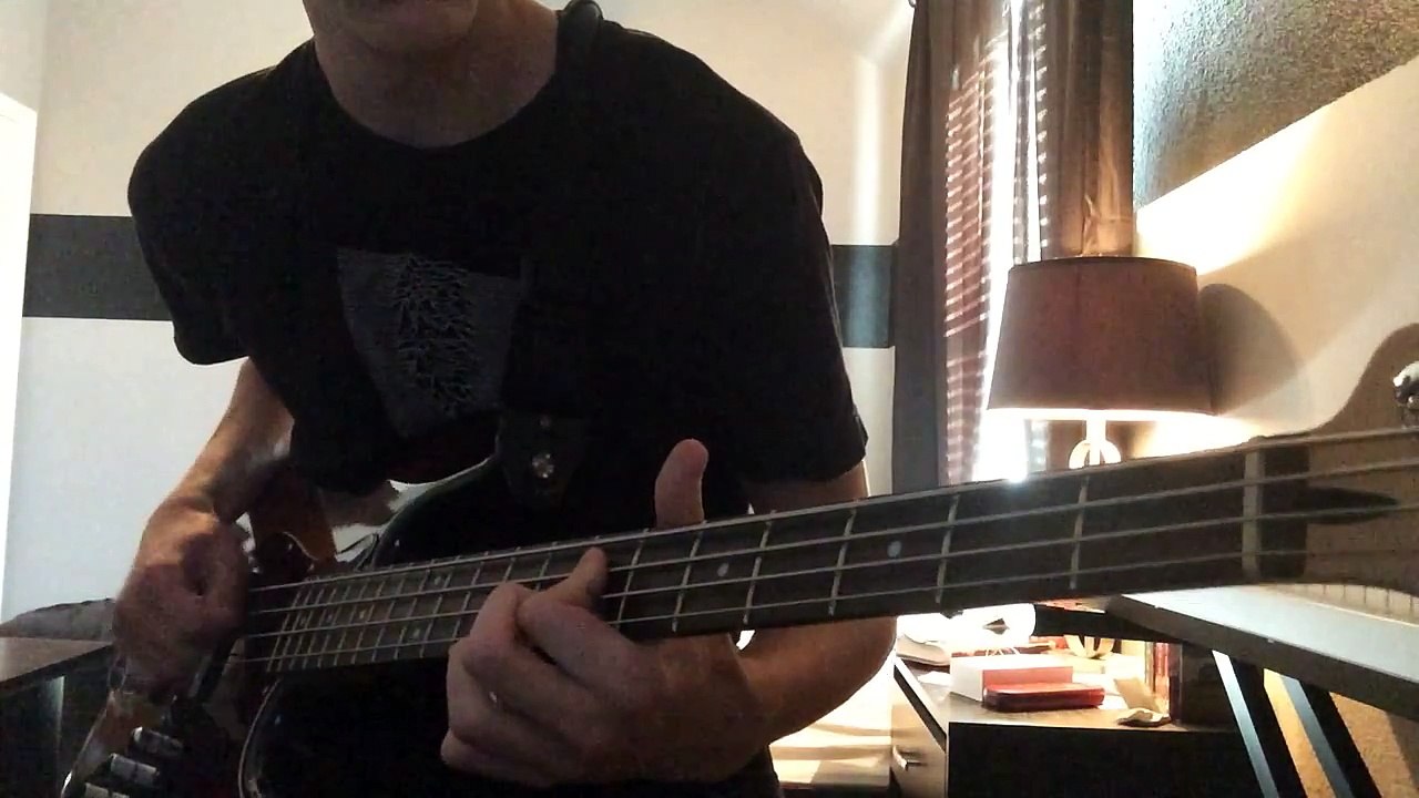 There Is a Light That Never Goes Out (Bass Guitar Tutorial/Playthrough)