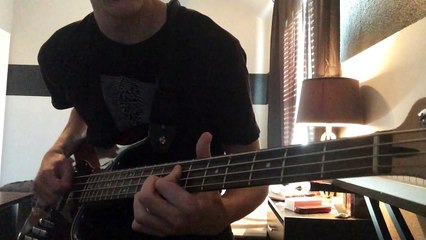 There Is a Light That Never Goes Out (Bass Guitar Tutorial/Playthrough)