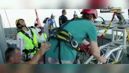 Impresionante salto desde un rascacielos en Dubai