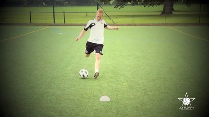 How to do the Maradona & Cruyff Turn - Football Soccer Move Tutorial